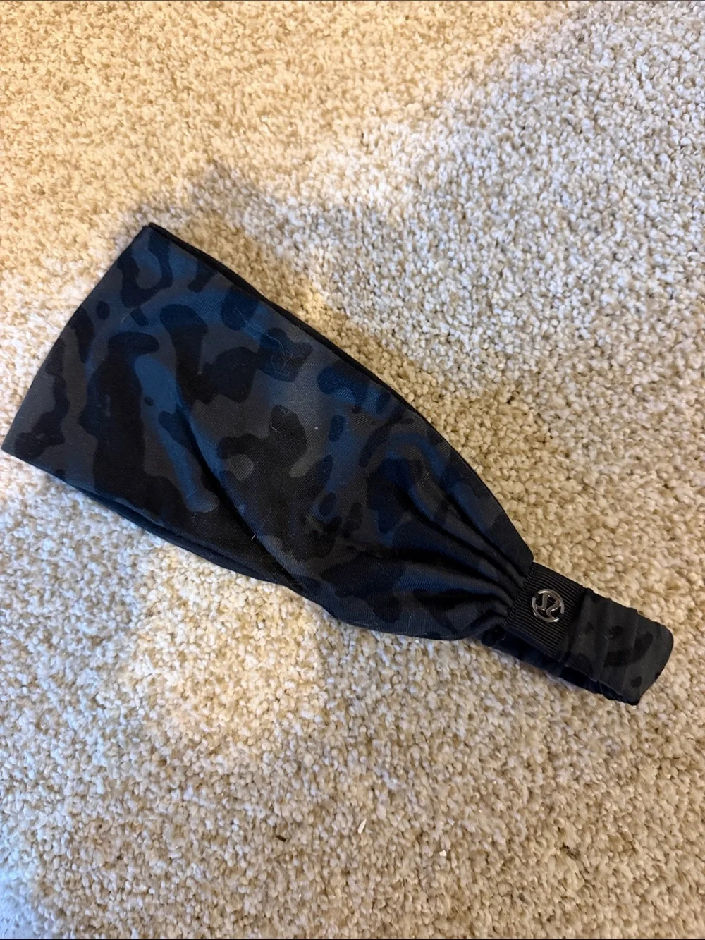 lululemon Nulu Wide Reversible Headband